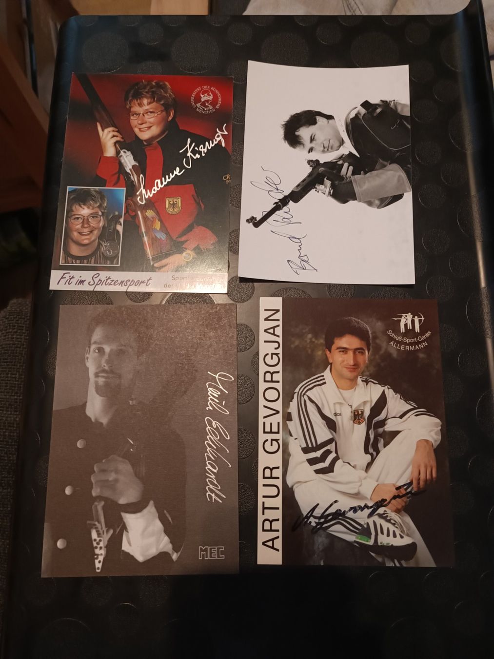 Autogramme: Schiessen - 4x handsigniert – Gebraucht aus Menziken von Artographs