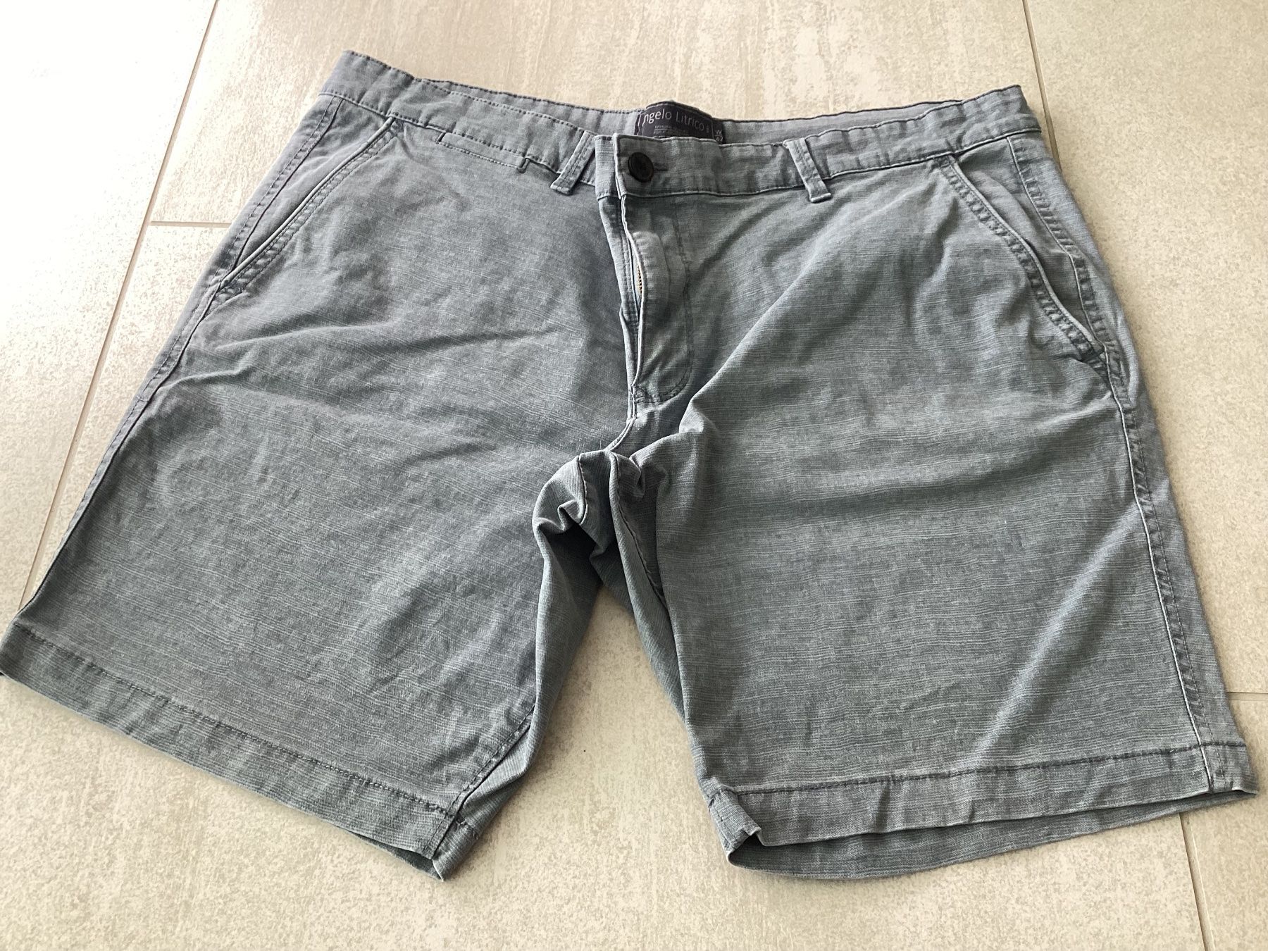 Pantaloni: 3 x Regular Shorts – Usato da Riehen venduto da Bibo 1