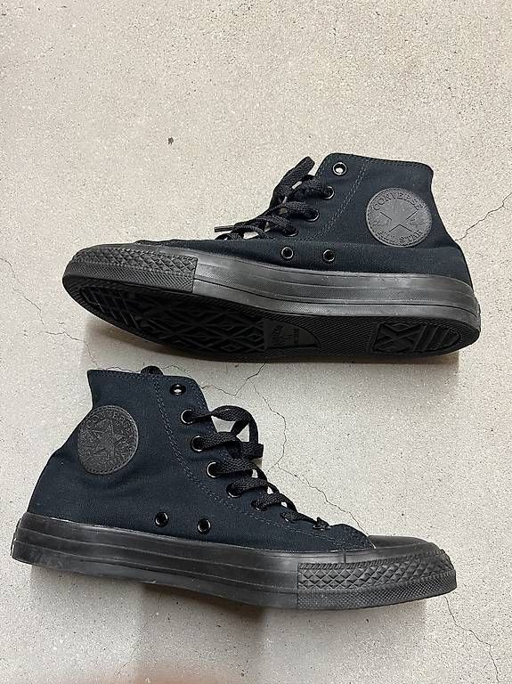 Converse Chaussures hommes: converse – D'occasion à Binningen par Giusi.