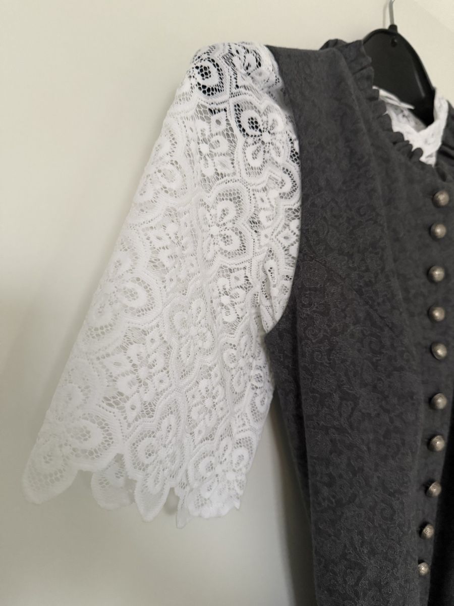 Vestiti: Dirndl Berwin & Wolff, Grösse 38/40, Grau mit Spitze – Nuovo e nell'imballaggio originale da Ernetschwil venduto da V8.