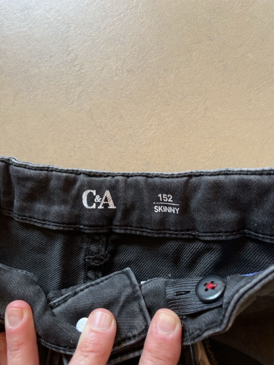 Pantaloni: Skinny Jeans Stretch C&A Gr. 152 – Usato da Röschenz venduto da Annakournikova 2