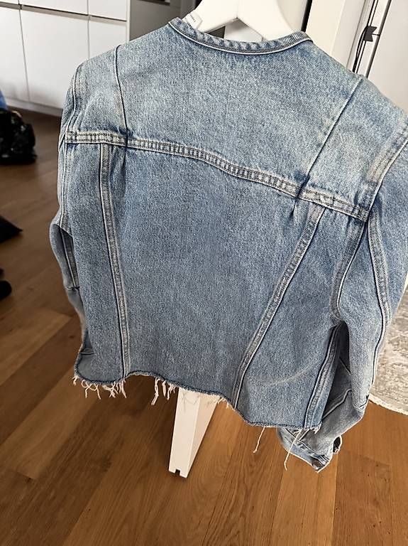 Giacche: Levis Jeansjacke Damen – Usato da Rotkreuz venduto da LoriLori 1