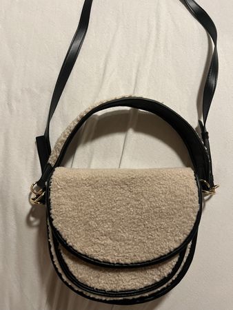 Trendige Handtasche mit Teddyfell - Neu!