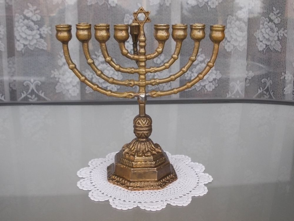 Chanukka-Menorah Aus Eisen – Jüdischer Kerzenständer, Tischdekoration, 23x20 Cm, Stabiler Boden