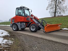 Radlader-Pneulader-Hoflader Ab MFK. Mit Schaufel