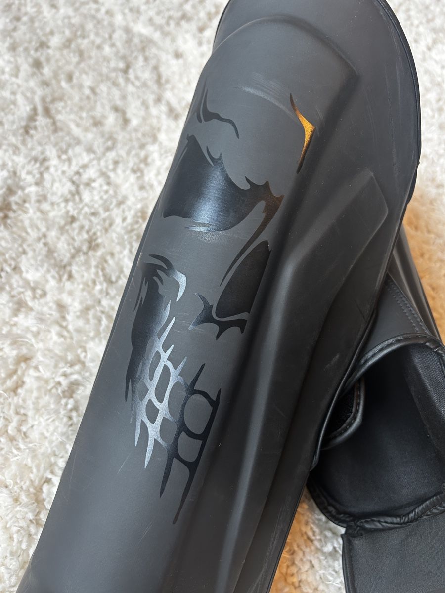 Schutz & Schoner: Kickbox Schienbeinschoner Grösse M – Gebraucht aus Rickenbach BL von mikesince1978 2