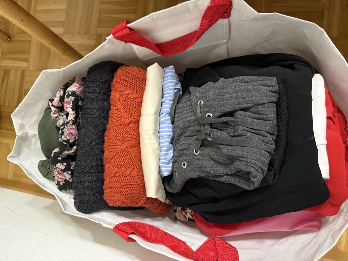 Lotti di vestiti: Kleiderpaket, Grösse XS-M – Usato da Stäfa venduto da buecher10 1