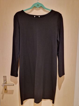 Schwarzes Kleid langarm
