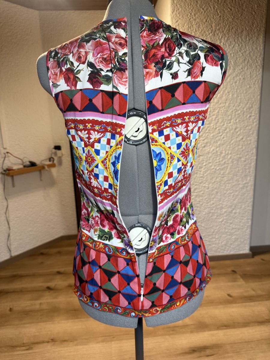 Dolce & Gabbana Top: Dolce&Gabbana Seide Top – Nuovo (secondo la descrizione) da Schattdorf venduto da Remligand 6