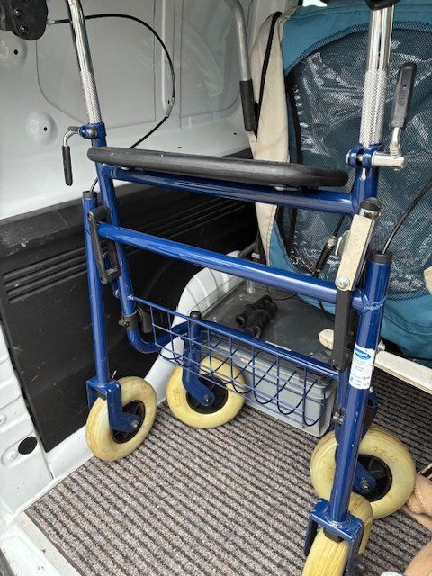Aides à la marche: Rollator – D'occasion à Volketswil par Schnieke 2