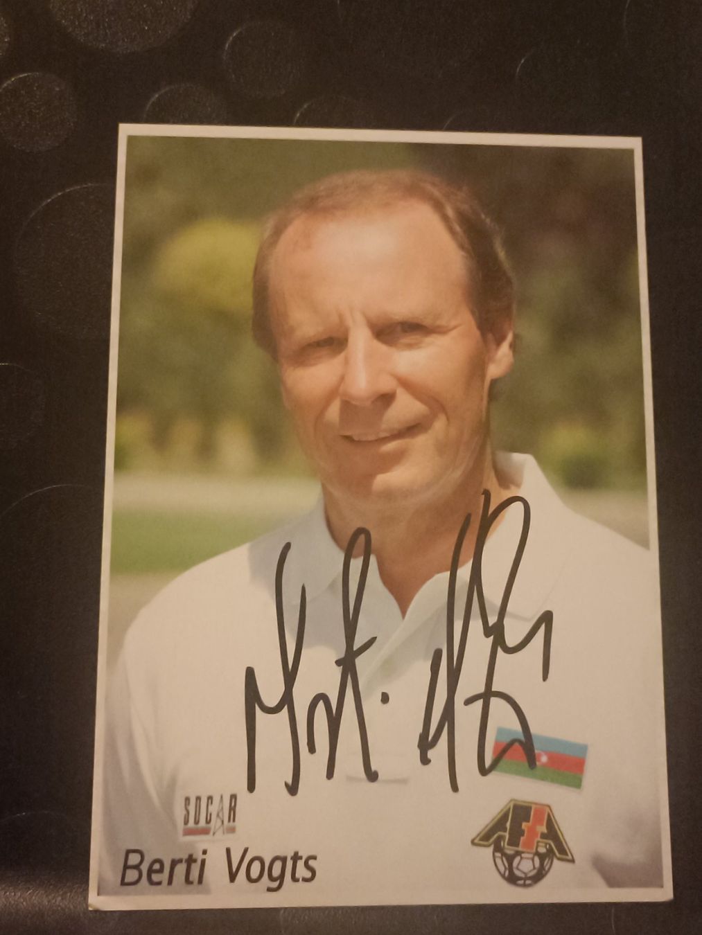 Autogramme: Berti Vogts - Handsignierte Autogrammkarte – Gebraucht aus Menziken von Artographs