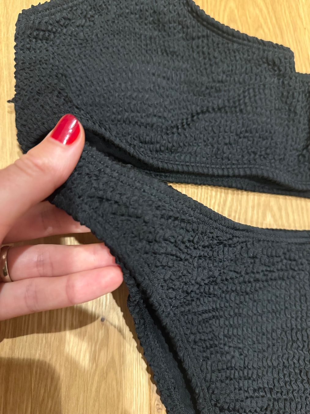 Costumi da bagno & Bikini: Schwarzer Bikini mit Struktur, One Shoulder - Sommer! – Nuovo (secondo la descrizione) da Dotzigen venduto da White_Warrior 1