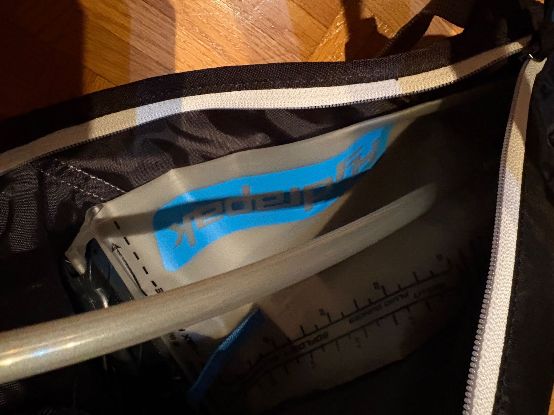 Salomon Zaini: Salomon AGILE 2 SET BLACK/IRON/White Rucksack – Nuovo e nell'imballaggio originale da Genève venduto da sunandwind 4