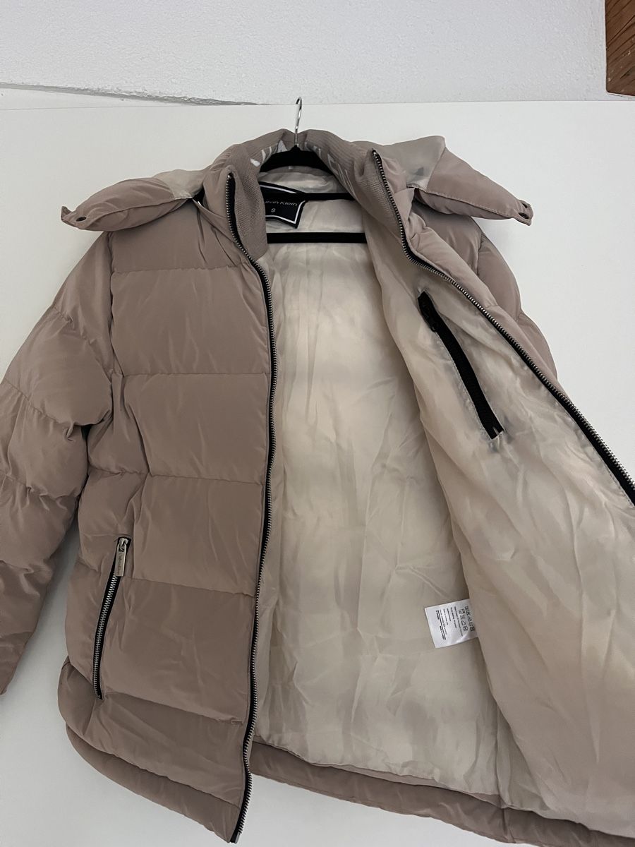 Calvin Klein Jacken: Calvin Klein Winterjacke – Neu (gemäss Beschreibung) aus Effretikon von Michelle.rthl 1