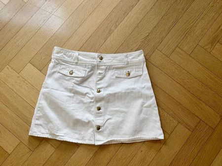 Weisser Jeansrock mit goldenen Knöpfen in 40/42