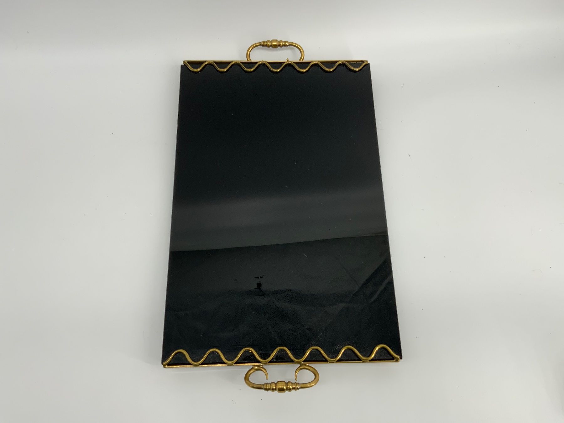 Servierplatten: Vintage Serviertablet schwarzes Glas mit Messing Halterung – Gebraucht aus Erlach von silvia3235 6