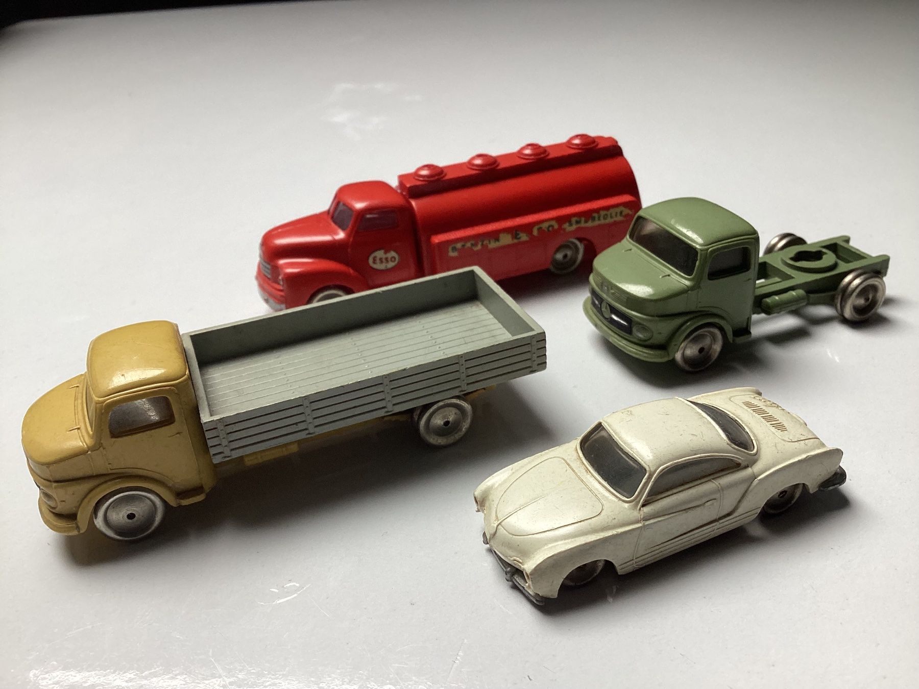 Lego Spielzeuge: Lot mit 4 alten 1:87 "LEGO FAHRZEUGEN“ aus den 60er Jahren – Gebraucht aus Bachenbülach von frifrafrosch