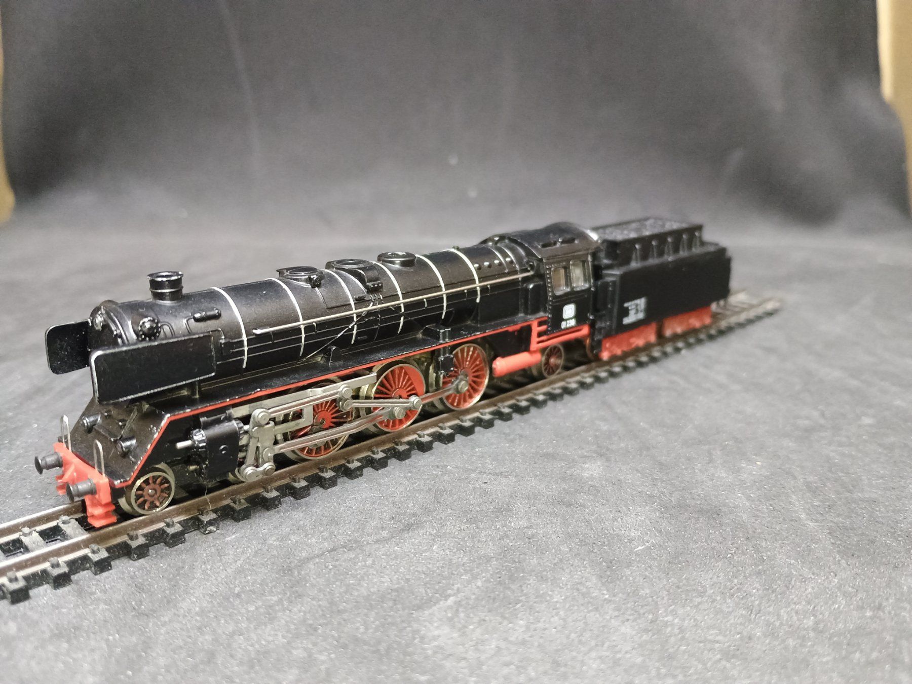 Trix Modellini di ferrovie: Spur N BR 01 Dampflok – Usato da Bätterkinden venduto da hobbycha 1