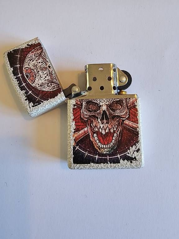 Zippo Accendini: Zippo mit Totenkopf – Usato da St. Gallen venduto da Murita 4
