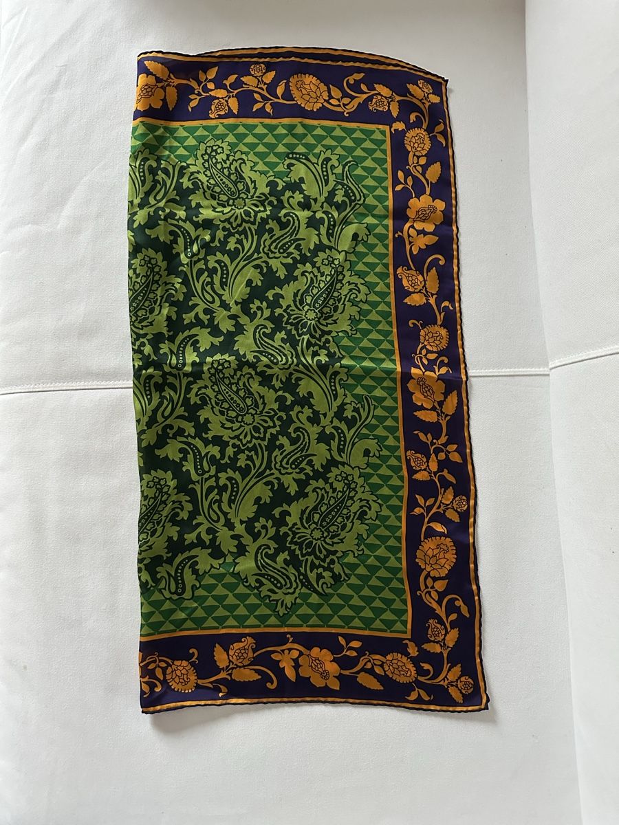 Saint Laurent Foulards, Tücher & Schals: Seidentuch YSL – Neu (gemäss Beschreibung) aus Zollikon von _M65_ 2