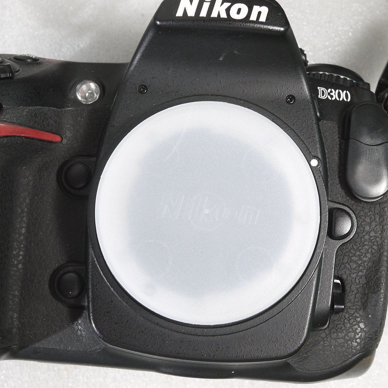 Nikon Kamera: Nikon "WHITE" Gehäusedeckel / Bouchon / Body Cap Push-on. – Neu (gemäss Beschreibung) aus Egg b. Zürich von JCB 2