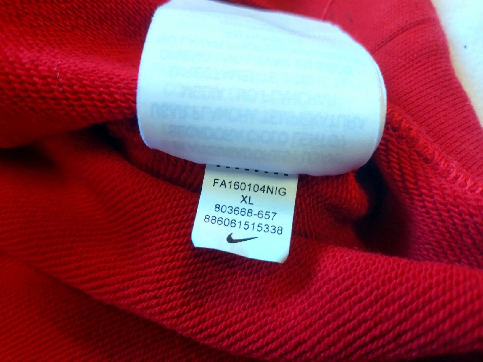 Nike Maglioni & Felpe: Sweat à capuche Nike rouge taille XL TBE - – Usato da Farvagny-le-Grand venduto da LaCaverne 4
