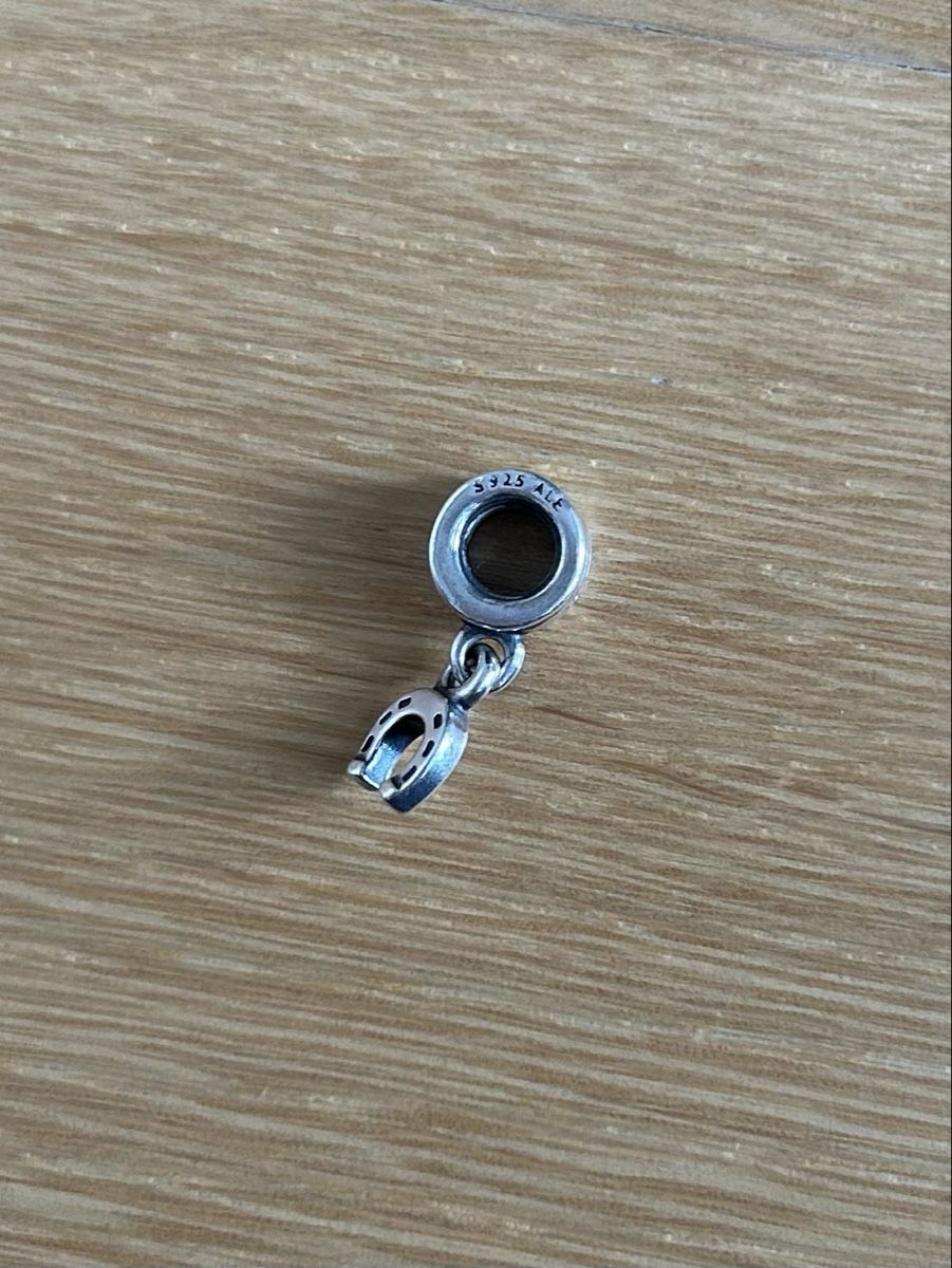 Pandora Sonstiger Schmuck: Pandora Charm mit Hufeisen – Gebraucht aus Bern von Ilikebluegems 1