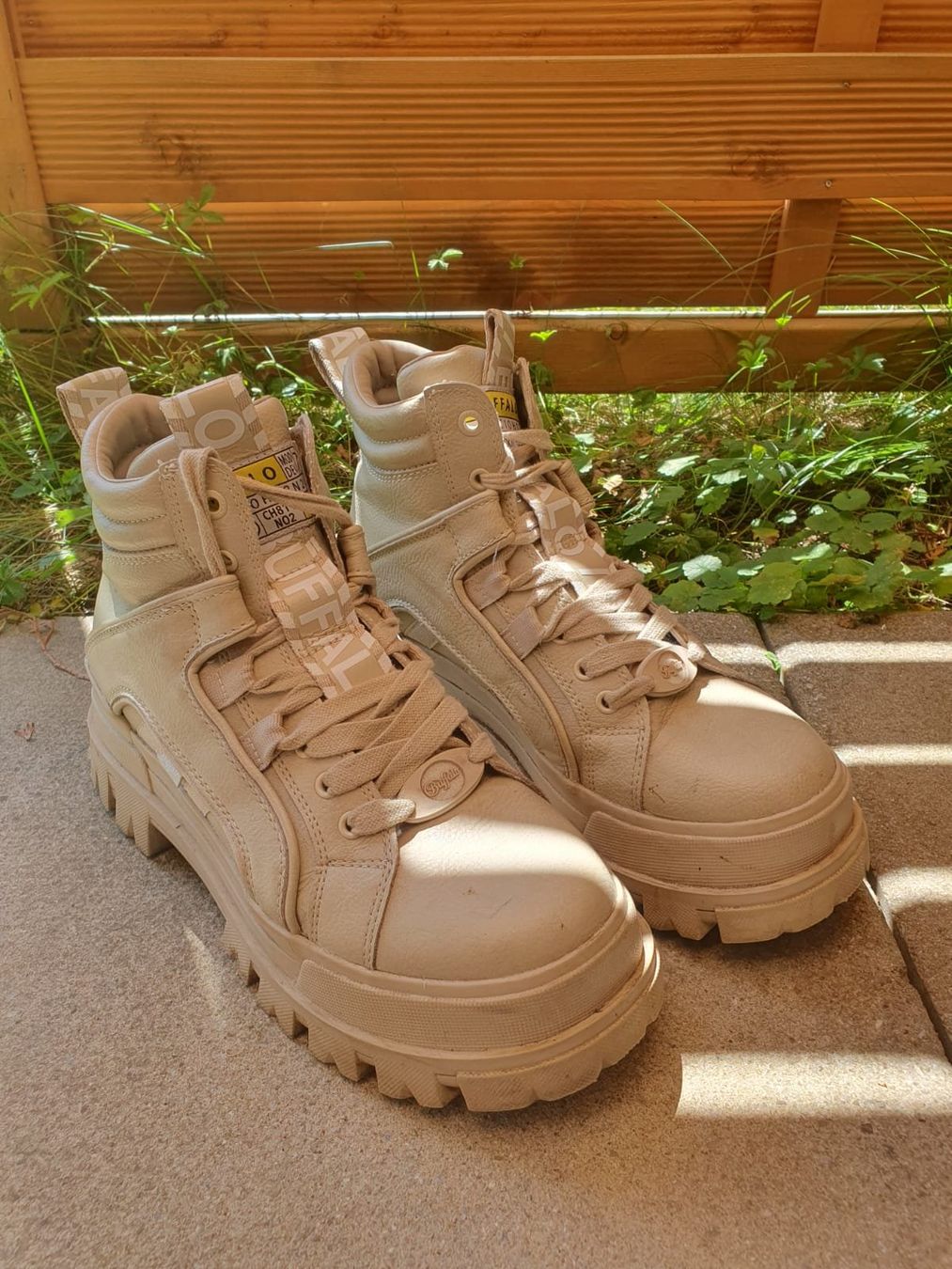 Buffalo Herrenschuhe: Vegane Buffalo Plateau Stiefel – Gebraucht aus Urdorf von jen_s7rc
