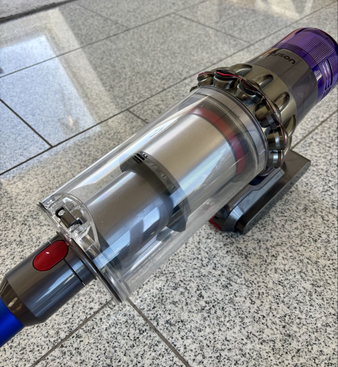 Dyson Aspirapolveri & Accessori: DYSON V11 neuwertig mit Zubehör – Usato da Reinach AG venduto da sabaton63 2