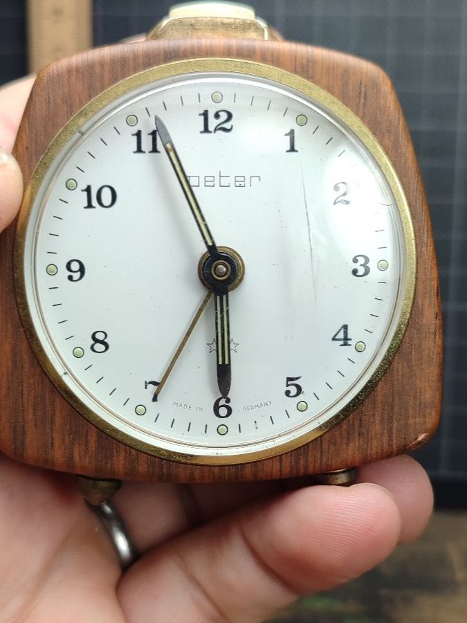 Wecker: Wunderschöner alter Wecker Nr57 Peter  made in Germany – Gebraucht aus Gelterkinden von MYSTOREFORYOU4460