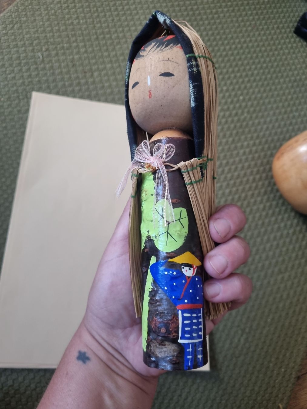 Bambole: Poupée Kokeshi bois et paille  – Usato da Fribourg venduto da jarmilka 8