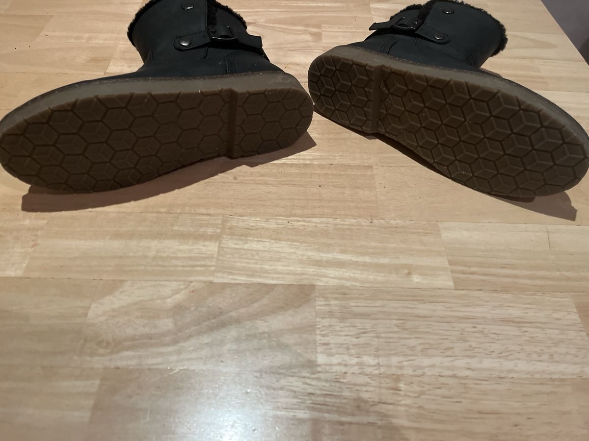 Scarpe da donna: Bottes noires 38 – Nuovo (secondo la descrizione) da Mont-sur-Lausanne venduto da Pioutch 1