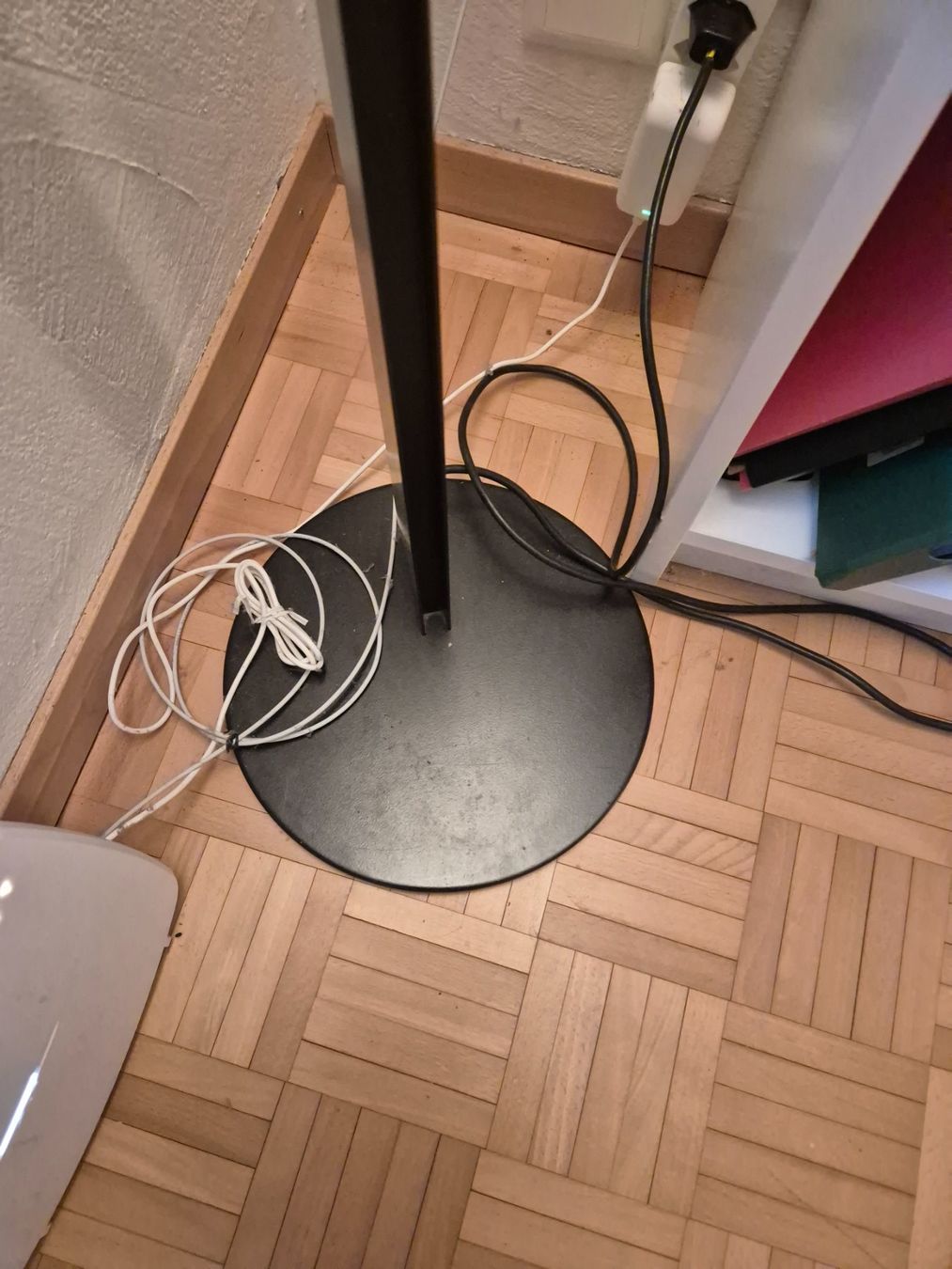 Lampade: Memphis -era RELCO floor lamp – Usato da Zürich venduto da MoPoMo 3