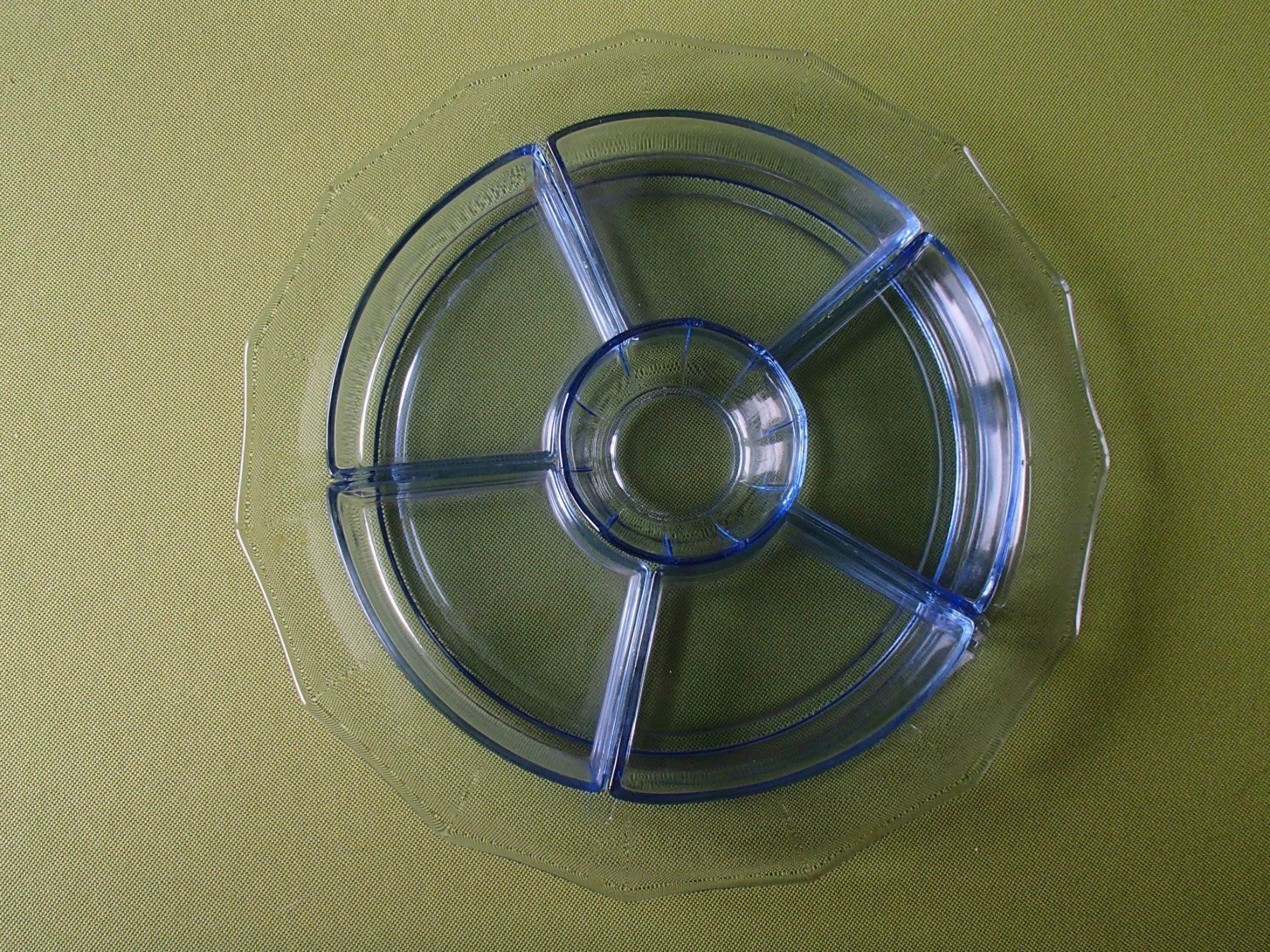Piatti di portata: 6 teilige hellblaue Art Deco Glas Aperoplatte – Usato da Schöfflisdorf venduto da pullux 3