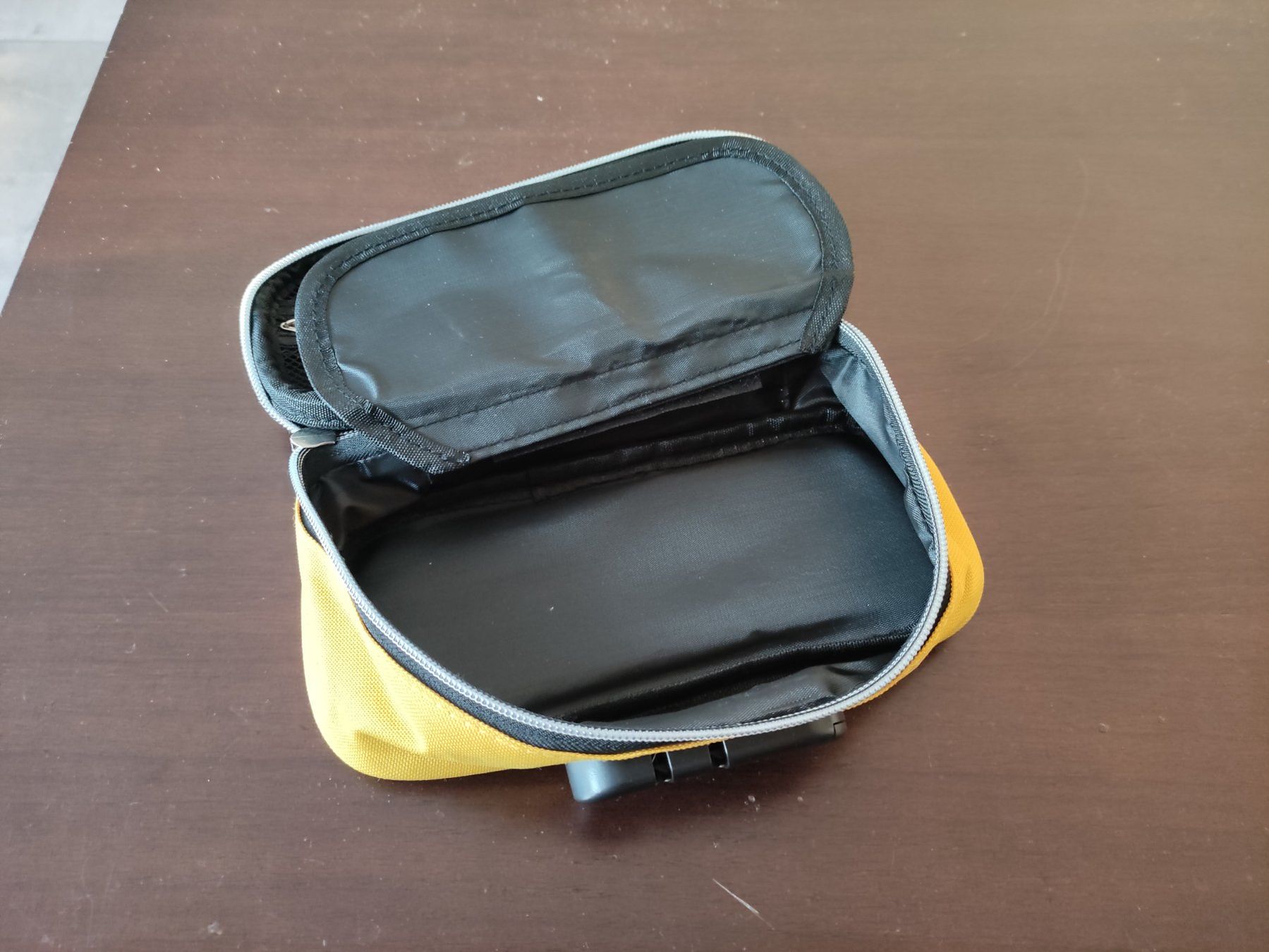 Astucci : Trousse à Crayons Pokemon Pikachu – Nuovo (secondo la descrizione) da YVERDON-LES-BAINS venduto da Tony-no 4
