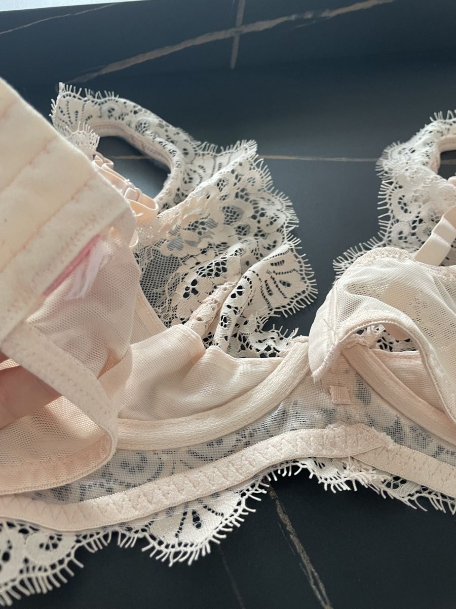 Autres dessous: Spitzenunterwäsche  – D'occasion à Zürich par car_26mh 6