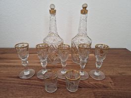 2 Likörflaschen, 5 Gläser + 2 Becherchen, Schliff-/Golddekor