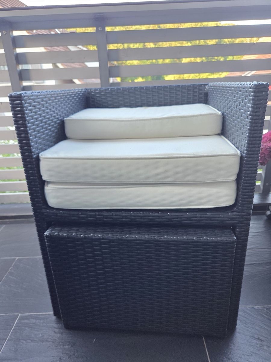 Set di tavolo e panche: Rattan Sitzgruppe Lounge – Usato da Au ZH venduto da Arny91 2