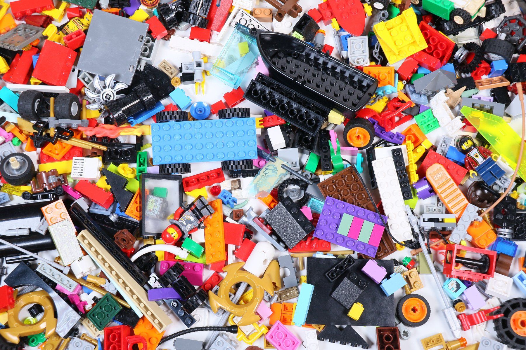Lego Kit di costruzioni: 1.5 kg. Legoteile mit Minifiguren – Usato da Hettlingen venduto da Scholi99 1