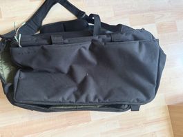 Wenig gebrauchte Sporttasche