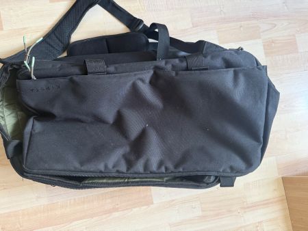 Wenig gebrauchte Sporttasche