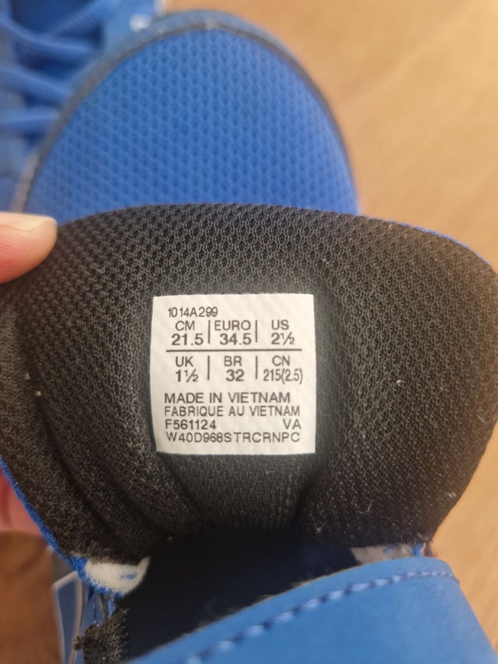 Asics Scarpe per ragazzi: Kinderschuhe ASICS blau Grösse 34.5 – Usato da Dübendorf venduto da pet_8vnm 3