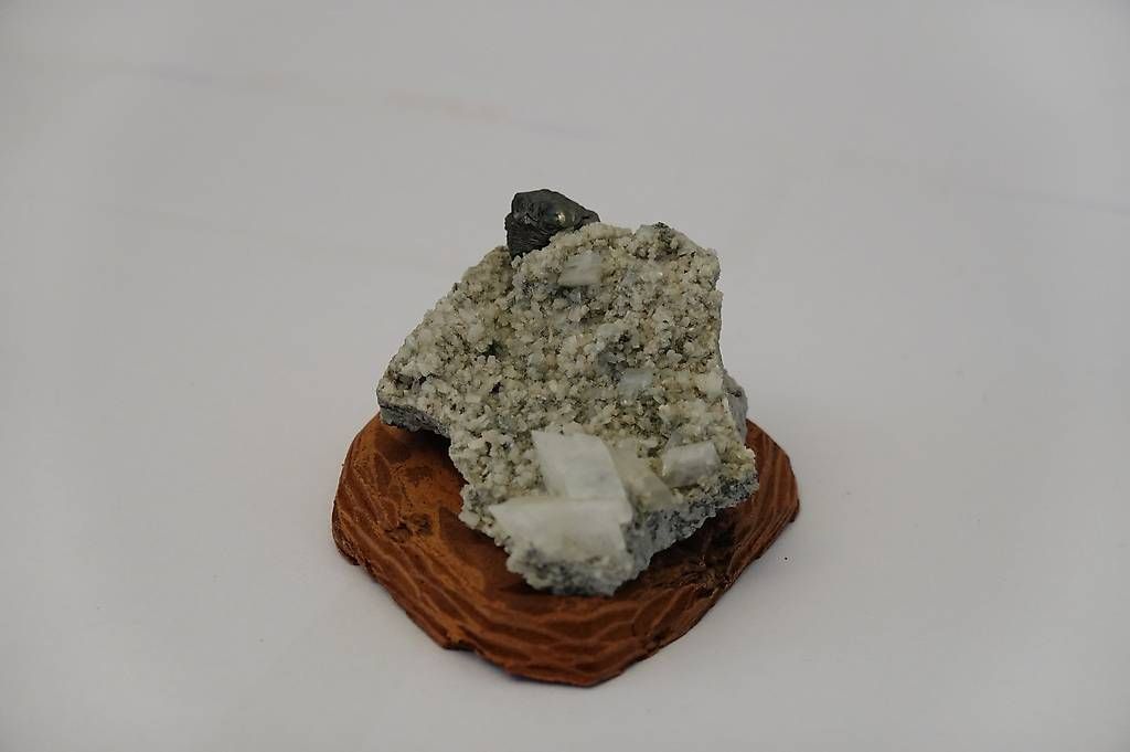 Minerali & Pietre curative: Hämatit-Rose mit Adular - Grimsel, Schweiz  – Usato da Oberwangen b. Bern venduto da sig_5nvk 1