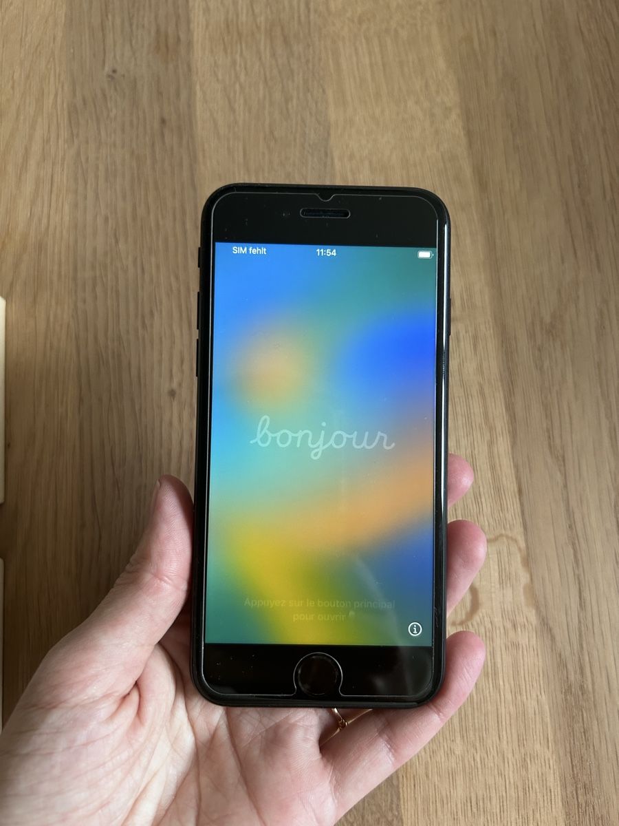 Apple Telefoni cellulari / Smartphones: Iphone SE 64GB – Usato da Zürich venduto da cloud_303 3