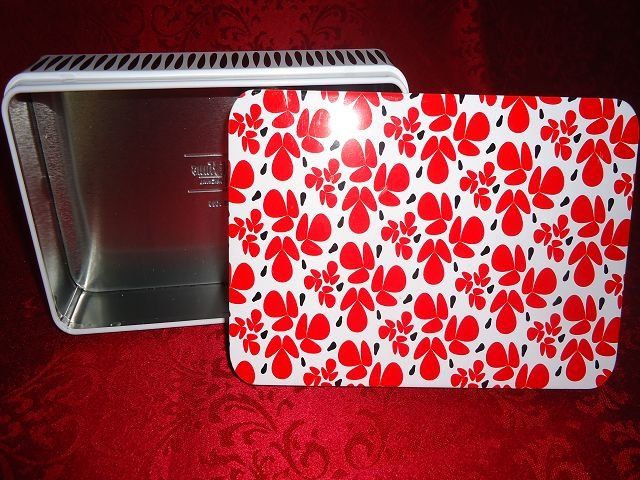 Altro in Decorazioni & Accessori: Dekorative Blechdose, rot-weiss gemustert, Vintage Style – Usato da Ergisch venduto da Haemmerli59 1
