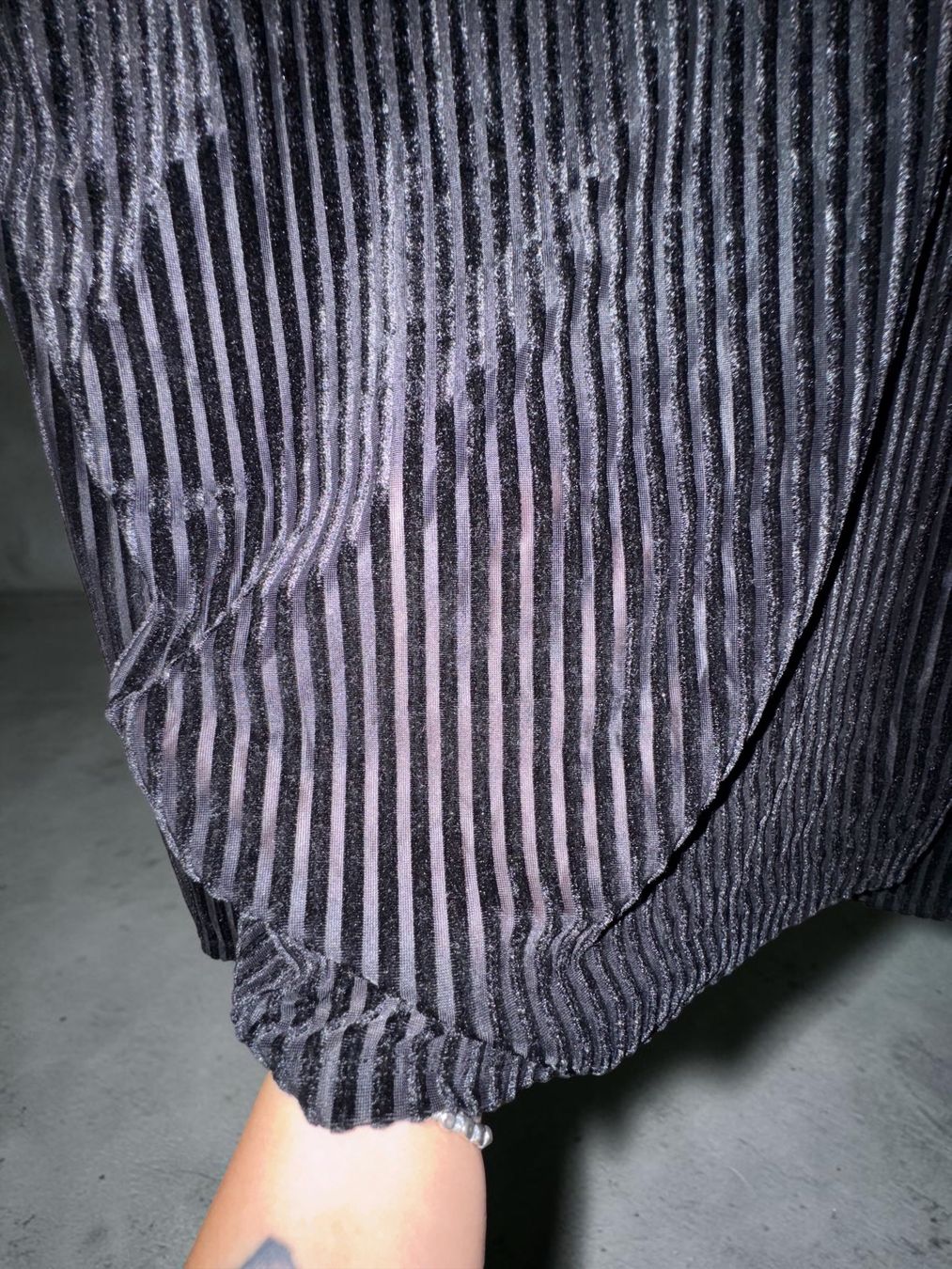 Monki Pullover & Sweatshirts: Monki Geripptes Langarmshirt Schwarz Gr. XL – Gebraucht aus Bern von MissionAusmisten 3