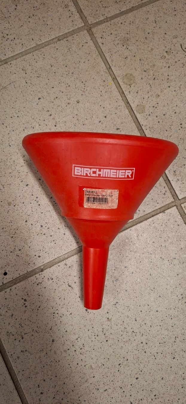 Altri elettrodomestici e apparecchi d’epoca: Benzintrichter Birchmeier neu – Nuovo (secondo la descrizione) da Domat Ems venduto da Gaar0