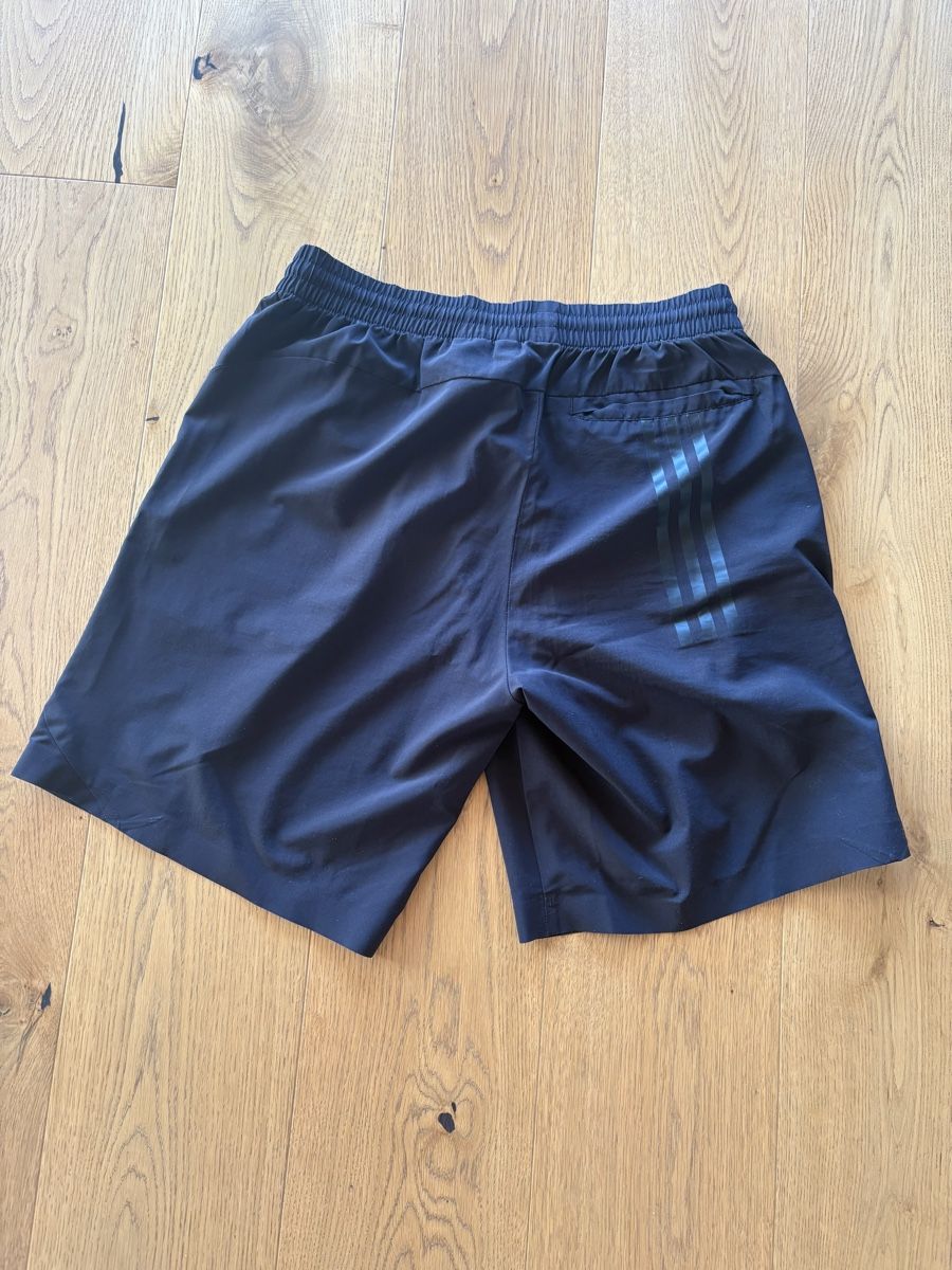 Adidas Hosen: Sporthose Adidas – Gebraucht aus Falera von Casutt 1
