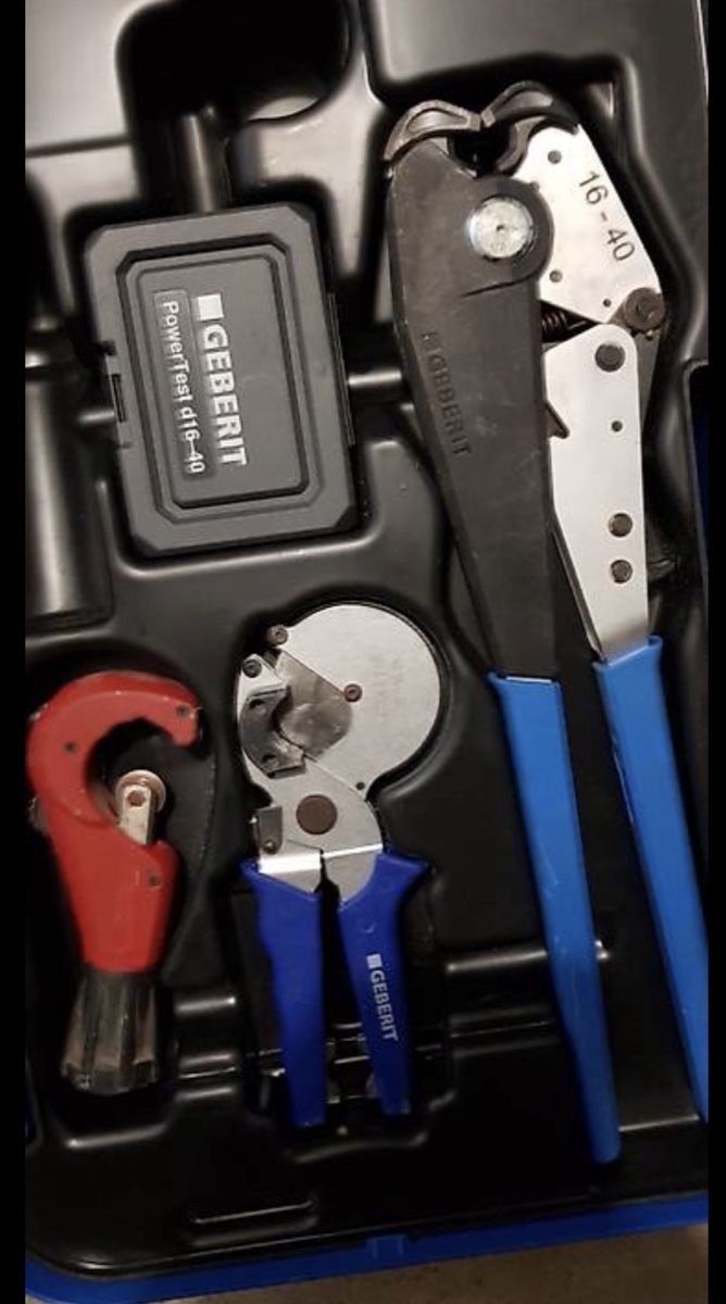 Geberit Tutti gli attrezzi: Geberit flowfit d16 – Usato da Basel venduto da taty97 1