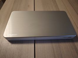 QNAP HS-453DX-8G – 8 Go – WD Red 6 To + 2x SSD M.2 500 Go